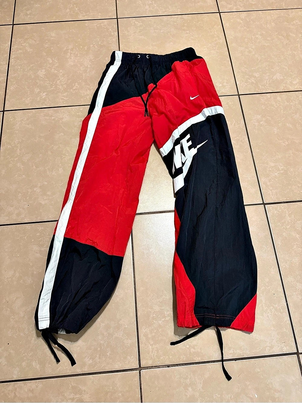 Nike Sportswear Big Swoosh Woven Pants Red & Black